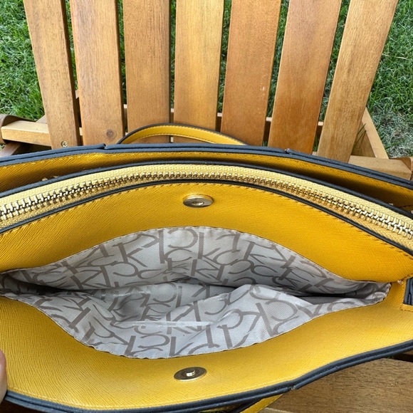 Calvin Klein Mustard Yellow Crossbody Bag with CK Monogram - NWT H8AE7WB - Picture 11 of 12